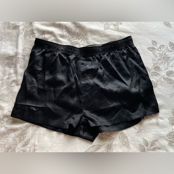 NWT VS Pink Rhinestone Skeleton Hands Black Satin Sleep Shorts Small Boxers - Picture 7 of 9